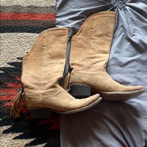 Distressed Lucchese Tan Heeled Boots with Classic Western Style